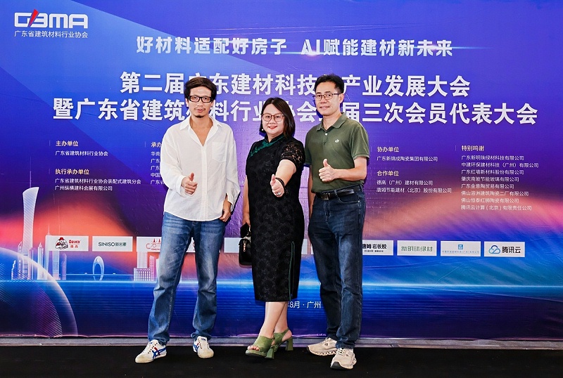 MIA_8177-opq3888053340